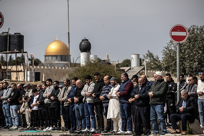 Mescid-i Aksa'da İsrail mezalimi: Ramazanın son cumasını engellediler-4