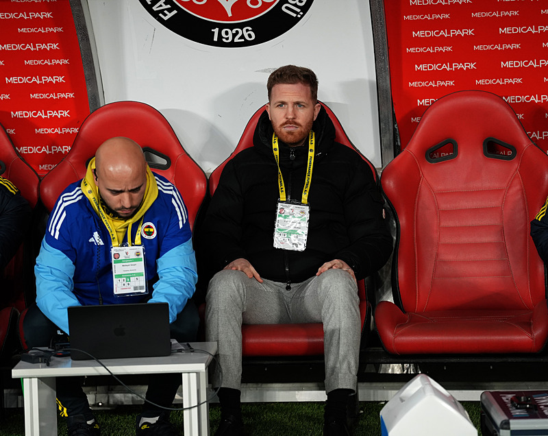 Fenerbahçe'de kritik toplantı sona erdi! Domenico Tedesco ve Devin Özek hakkında karar verildi-3