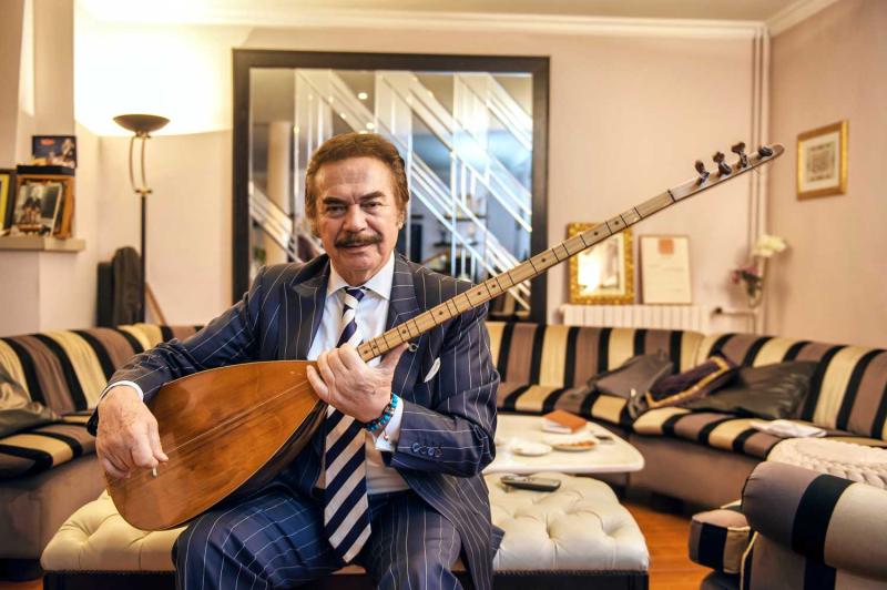 1773560061294.jpeg Orhan Gencebay'dan gönülleri fetheden hareket: 13 yaşındaki çocuk için bağlamasını sattı-3