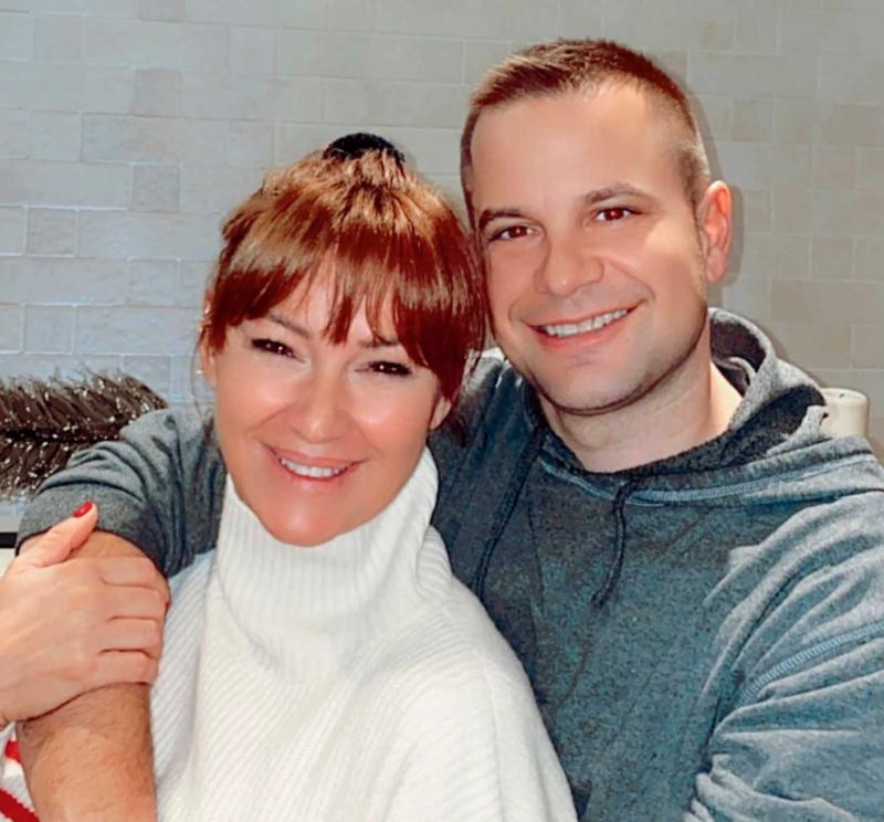 1773577162627.jpeg Yağmur Atacan’dan nişan gecesi itirafı: "Pınar'ı öpeyim derken yanlışlıkla kafa attım"-3