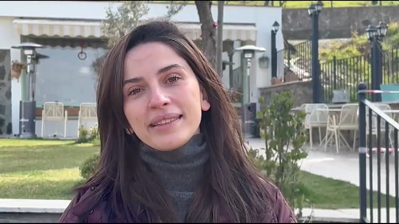 Bursa’da harabe evde alıkonulan çocuk 7 yıl sonra Alman annesiyle buluştu-8