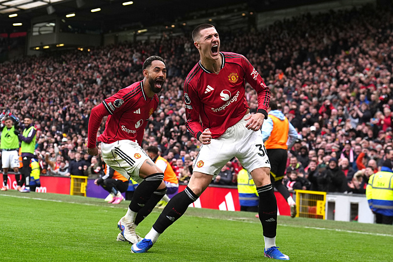 Manchester United Aston Villa'yı rahat geçti: 3-1 | MAÇ SONUCU-3