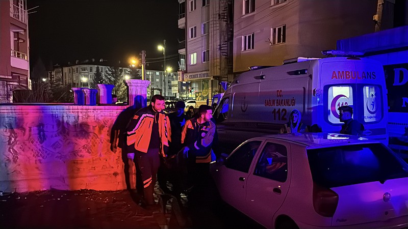 Sivas’ta iftar vakti dehşet: 15 yaşındaki çocuk babası ve ağabeyini öldürdü-6