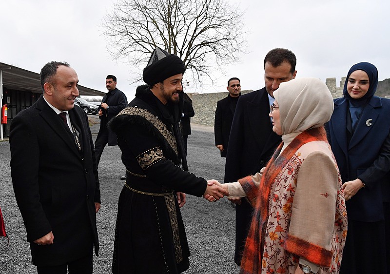 Emine Erdoğan'dan Kuruluş Orhan setine ziyaret | Batı'ya Gazze tepkisi: Soykırımı film izler gibi izlediler-5