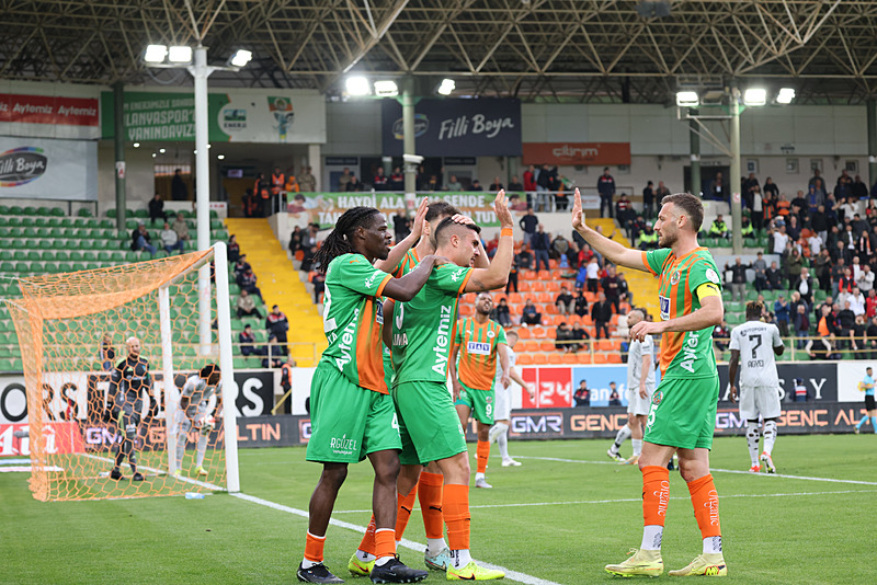 Alanyaspor Kocaelispor’u 5 golle geçti 4 hafta sonra güldü!-4