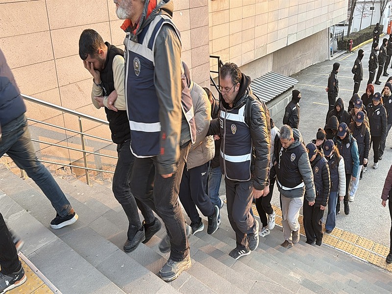 Eskişehir merkezli 16 ilde 8,7 milyarlık bahis operasyonu: 32 şüpheli tutuklandı!-6