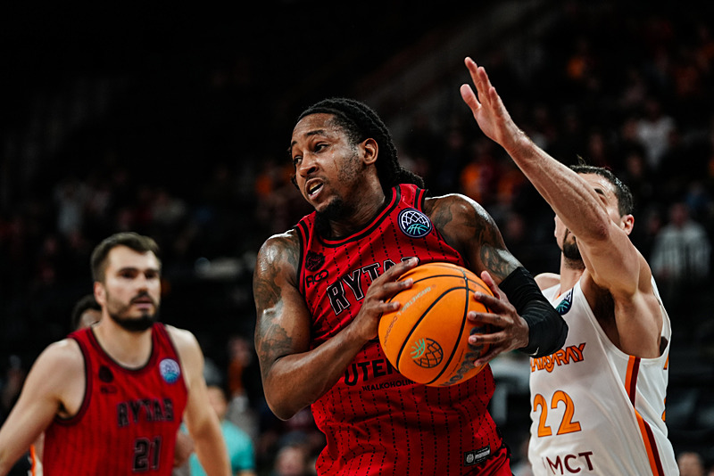 Galatasaray mağlubiyete rağmen Şampiyonlar Lig'inde çeyrek finalde: 90-81-3