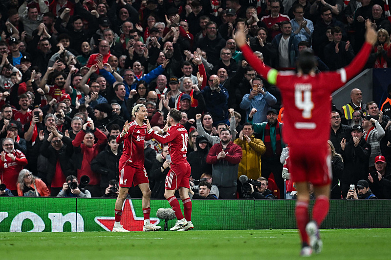 Galatasaray Şampiyonlar Ligi'nde Liverpool'a elendi: 4-0-8