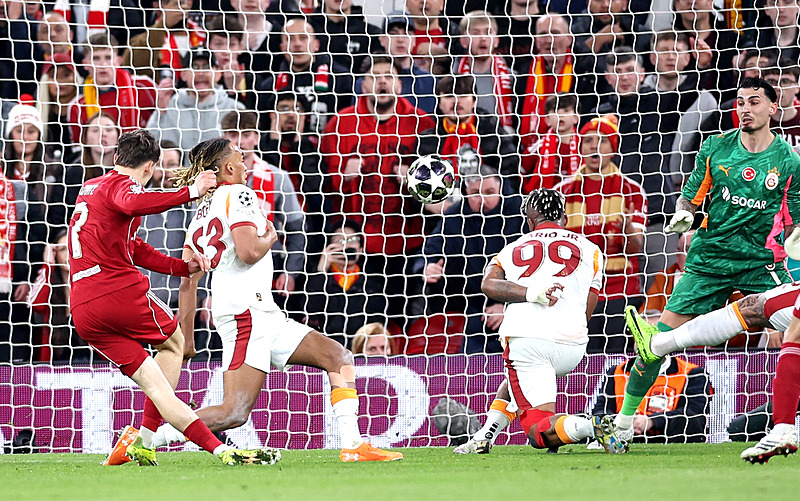 Galatasaray Şampiyonlar Ligi'nde Liverpool'a elendi: 4-0-6