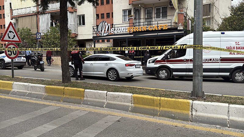 Eski Aydınspor Başkanı Erhan Özlüer ve kardeşi fırında silahlı saldırıda öldürüldü-6