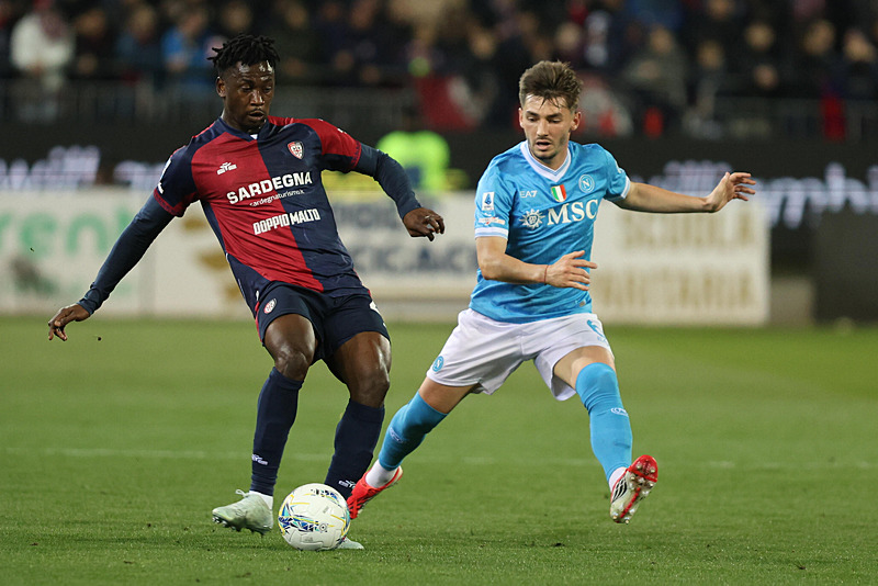 Napoli deplasmanda Cagliari'yi 1-0 yendi-3