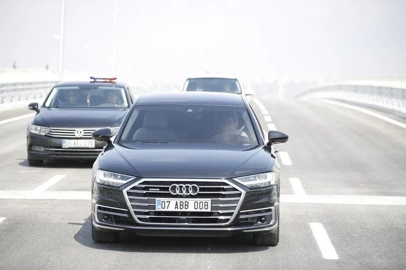 Özgür Özel’in "Manisa" çelişkisi! Bizzat Muhittin Böcek yalanladı: Genel Başkan istedi gittim-2