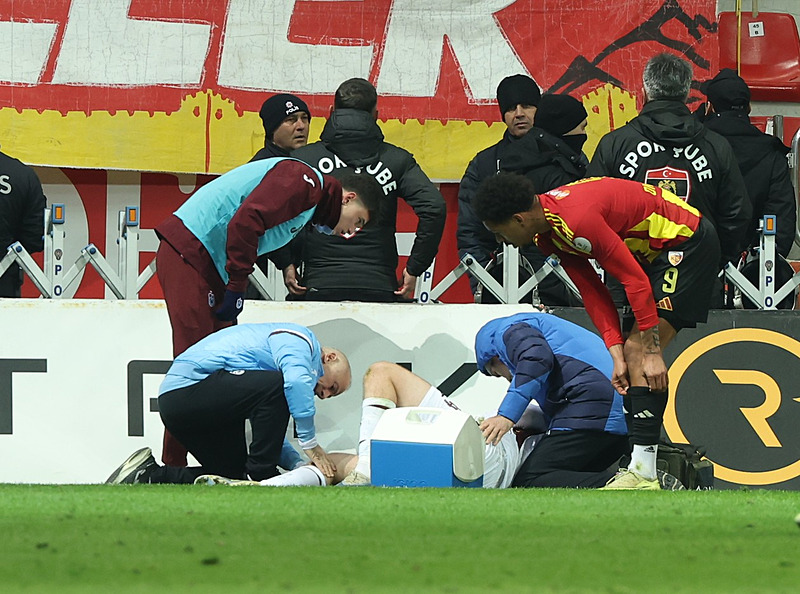 trabzonspora-arseniy-batagovdan-soke-eden-haber-sezonu-kapatabilir-1774020640473.jpeg Trabzonspor'a Arseniy Batagov'dan şoke eden haber! Sezonu kapatabilir-4