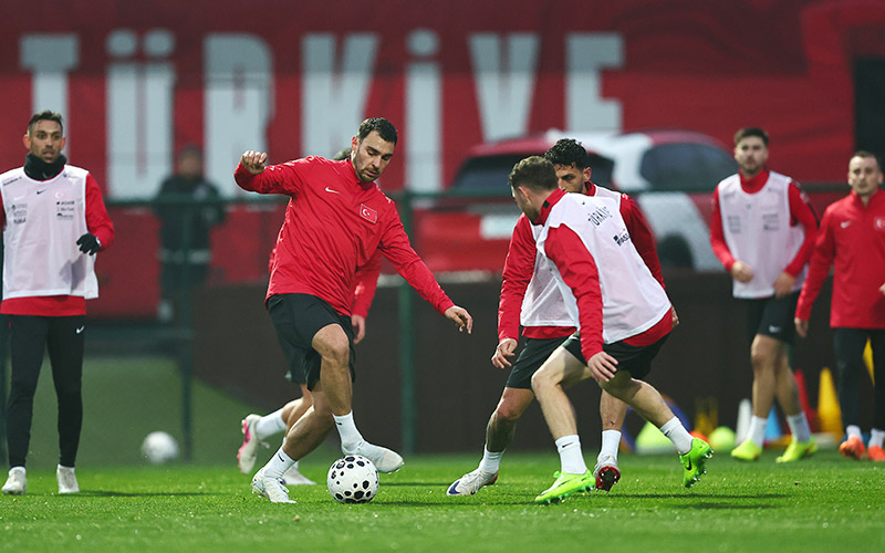 Milli takımın Romanya maçı hazırlıklarında iki eksik!-2