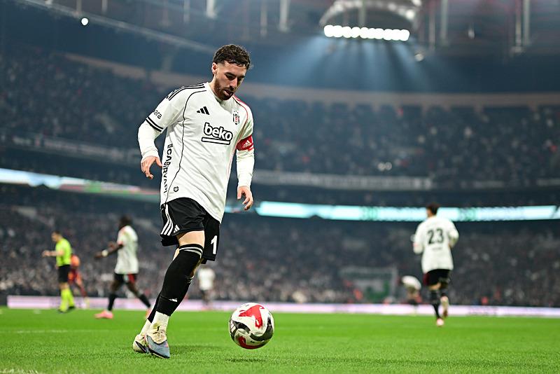 orkun-kokcuye-manchester-united-tottenham-ve-inter-talip-oldu-1774081503924.jpeg Orkun Kökçü'ye Manchester United, Tottenham ve Inter talip oldu-3