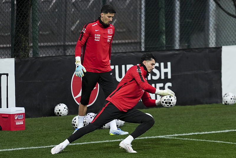 Beşiktaş'tan Altay Bayındır hamlesi! Sezon sonu ilk transfer olacak-3