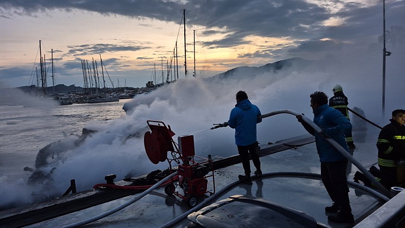 Bodrum’da lüks yat faciası! 100 milyon dolarlık filo alevlere teslim oldu-5