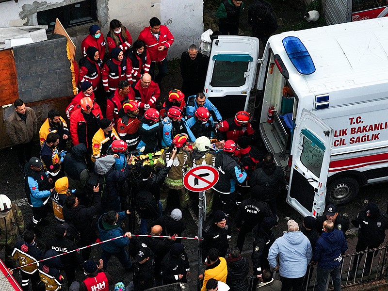 Fatih'te patlama sonrası enkaz altında umut dolu telefon: Alo Faik iyi misin?-4
