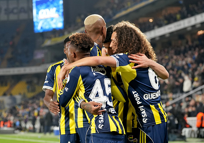 fenerbahcede-flas-hollanda-hamlesi-o-yonetici-maci-tribunden-izledi-1774195368653.jpg Fenerbahçe'de flaş Hollanda hamlesi! O yönetici maçı tribünden izledi-4