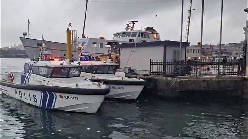 kadikoyde-supheli-olum-i-vatandaslar-fark-etti-denizde-erkek-cesedi-bulundu-1774245075829.jpeg Kadıköy’de şüpheli ölüm I Vatandaşlar fark etti: Denizde erkek cesedi bulundu-1