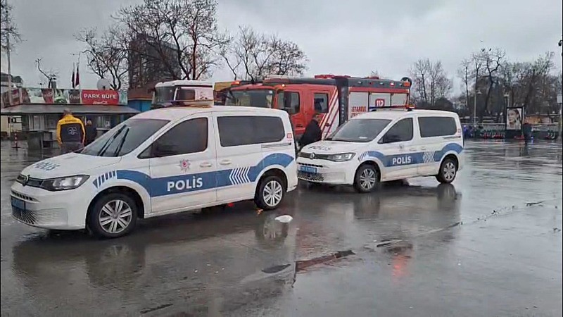 kadikoyde-supheli-olum-i-vatandaslar-fark-etti-denizde-erkek-cesedi-bulundu-1774245091499.jpeg Kadıköy’de şüpheli ölüm I Vatandaşlar fark etti: Denizde erkek cesedi bulundu-2