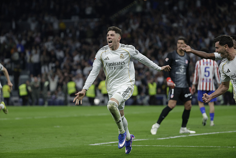 Real Madrid 5 gollü derbide Atletico Madrid'i yendi: 3-2-7