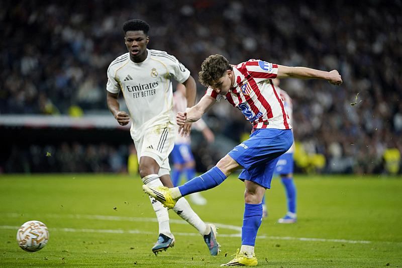 Barcelona Osimhen'i Julian Alvarez'in alternatifi olarak gündemine aldı-2