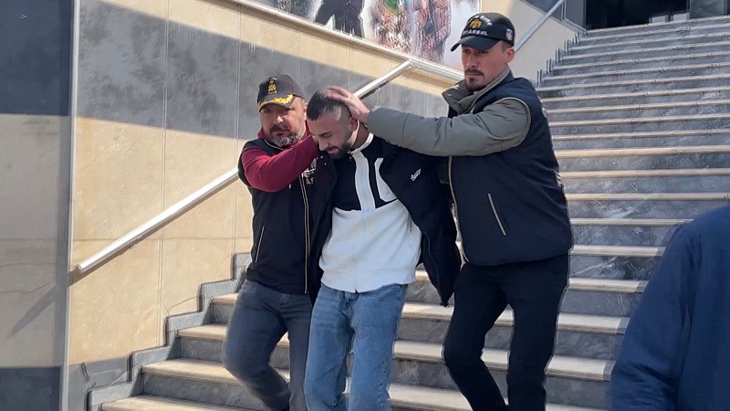 Parkta 'yan baktın' cinayeti: Kırık şişeyle saldırdı-3