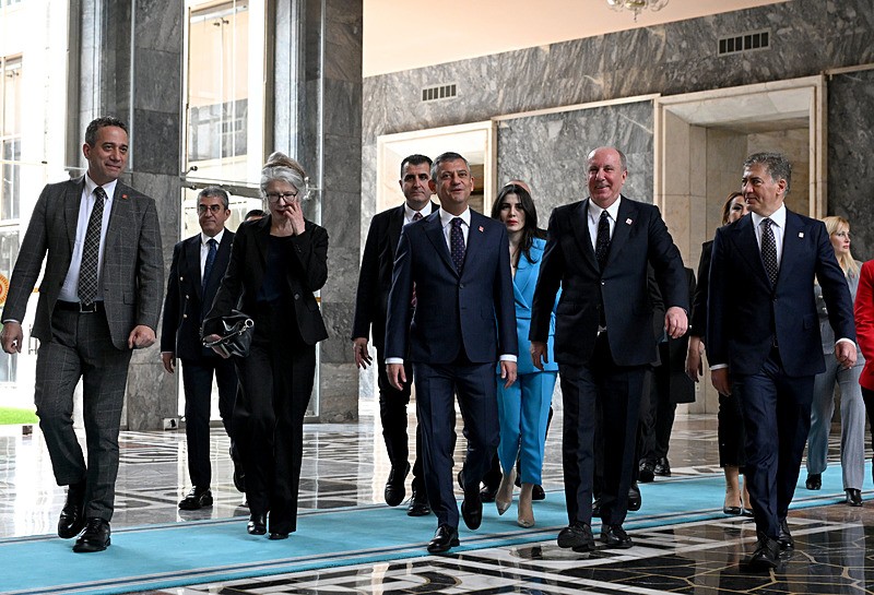 Takvim CHP koridorlarına daldı! Özgür Özel İmamoğlu'na "şah" çekti: Tarhan'la denge kuracak 3 isimle partiyi dizayn edecek-5