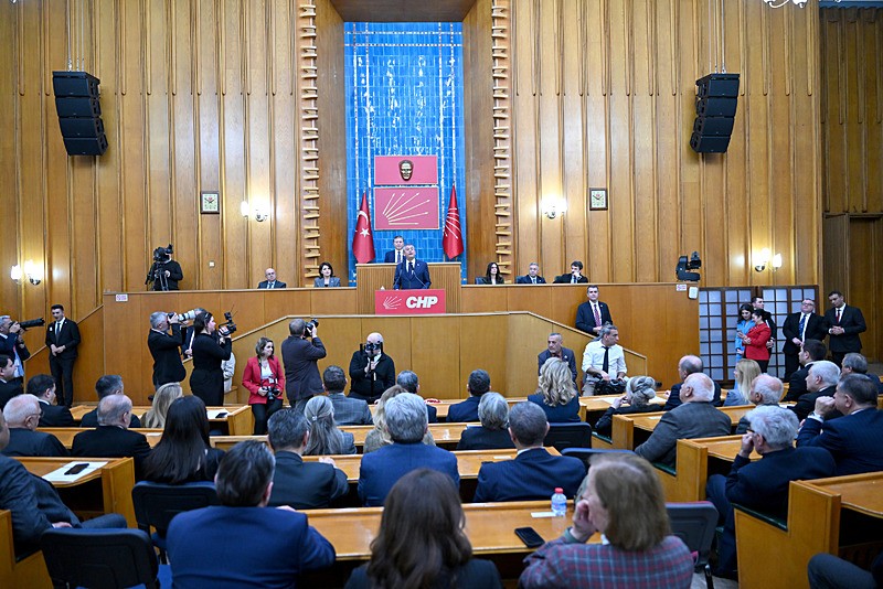 Takvim CHP koridorlarına daldı! Özgür Özel İmamoğlu'na "şah" çekti: Tarhan'la denge kuracak 3 isimle partiyi dizayn edecek-4