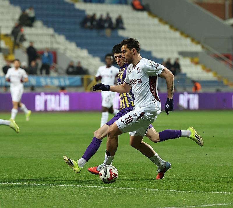 trabzonspora-ocak-piyangosu-yeni-transferler-sahaya-damga-vurdu-1774436478815.jpeg Trabzonspor'a ocak piyangosu: Yeni transferler sahaya damga vurdu-3