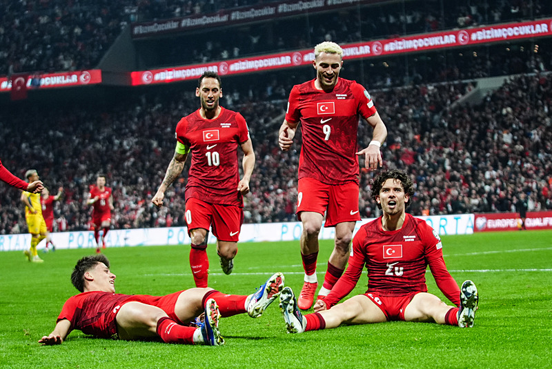 Ferdi Kadıoğlu'ndan milli takımda ilk!-5