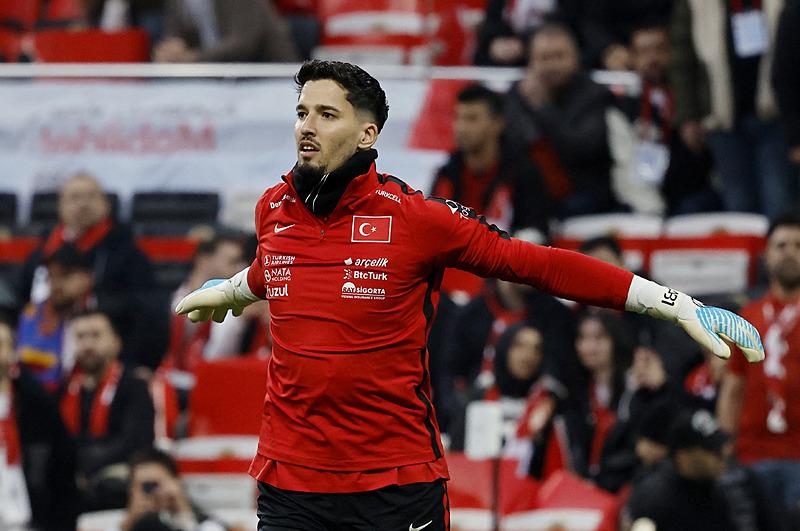 1774596422927.jpeg Beşiktaş'ta Ersin Destanoğlu ve Altay Bayındır kararı: Yönetim kalede değişiklik planlıyor-2