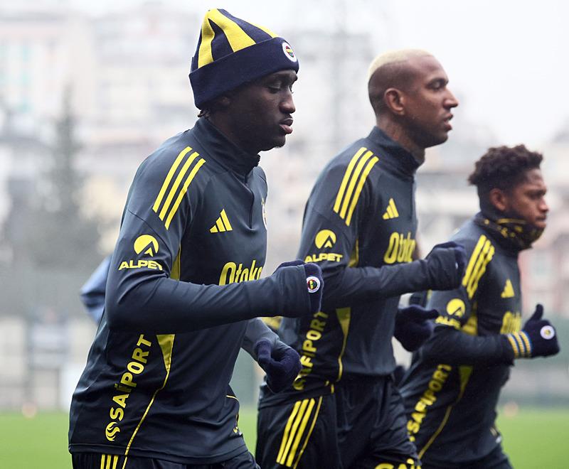 fenerbahcede-yabanci-oyuncu-krizi-20-futbolcu-kadro-planlamasini-zorlastiriyor-1774609159556.jpeg Fenerbahçe'de yabancı oyuncu krizi: 20 futbolcu kadro planlamasını zorlaştırıyor-2