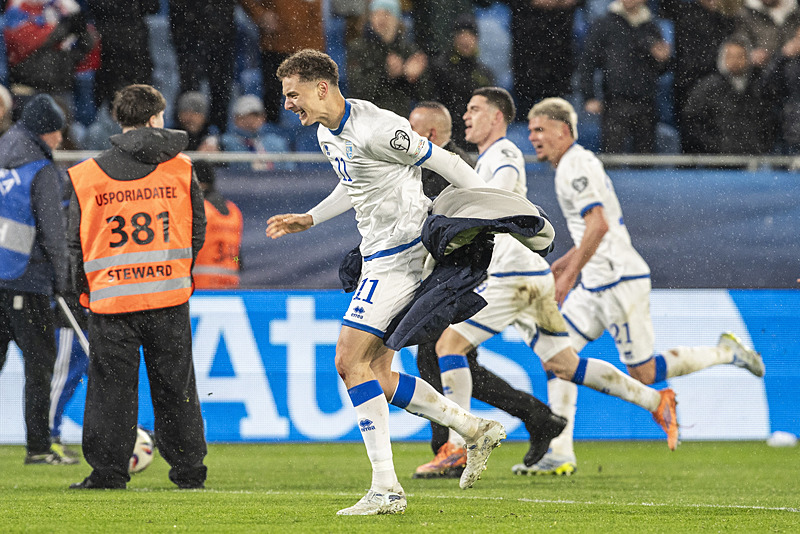 Fenerbahçe'nin Fisnik Asllani transferindeki rakibi Barcelona-4
