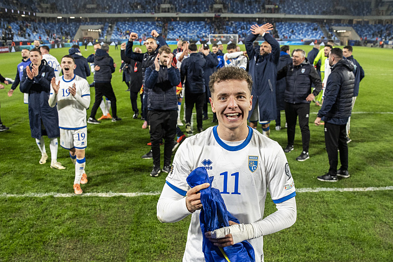 Fenerbahçe'nin Fisnik Asllani transferindeki rakibi Barcelona-5