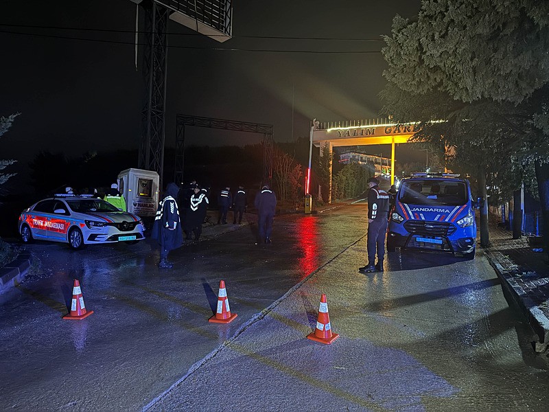 CHP’li Özkan Yalım’ın telefonundan pavyon görüntüleri çıktı! 9 kişi tutuklandı 4 şüpheli adli kontrolle serbest bırakıldı-3