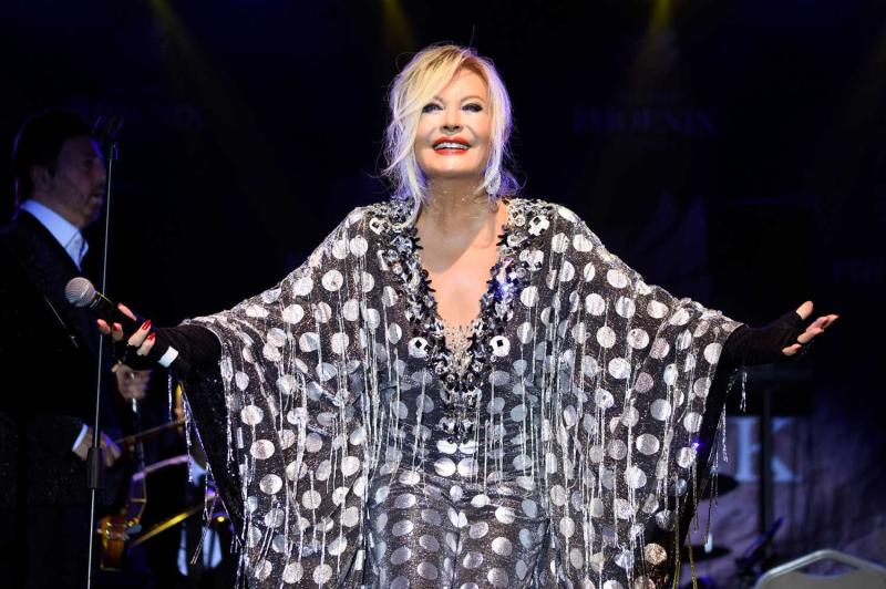 Emel Sayın Kemal Sunal'ın bilinmeyen yönünü anlattı: “İnsanlara yardım ediyor evine gidene kadar"-6