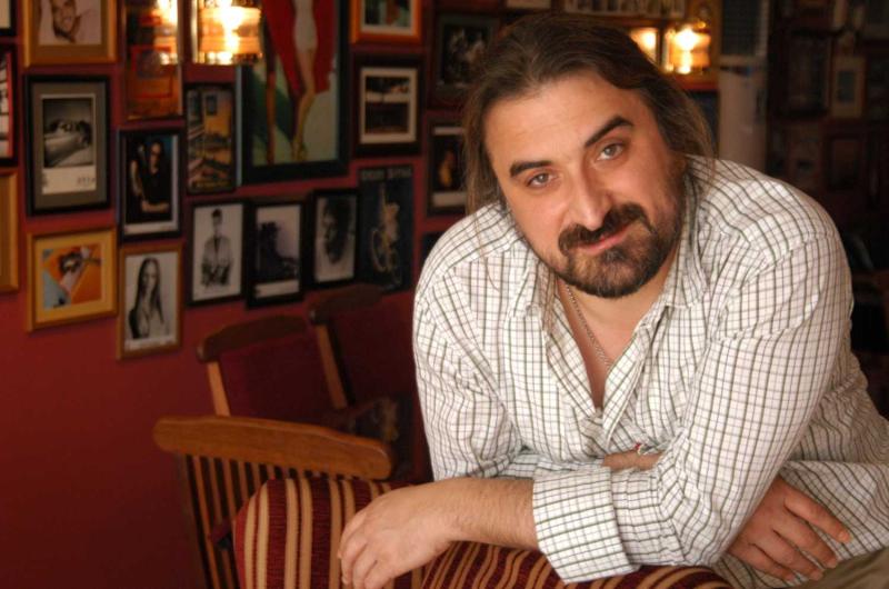 Kuzeyin Oğlu Volkan Konak mezarı başında anıldı: Unutulmaz eserleri tek bir ağızdan seslendirildi-3