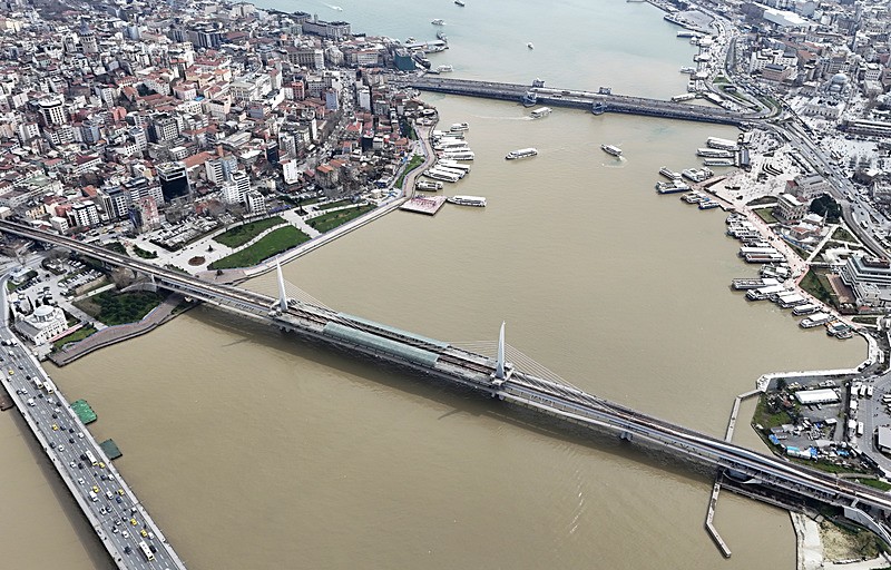 İstanbul'da 90'ları hatırlatan görüntü: Haliç'in rengi değişti-3