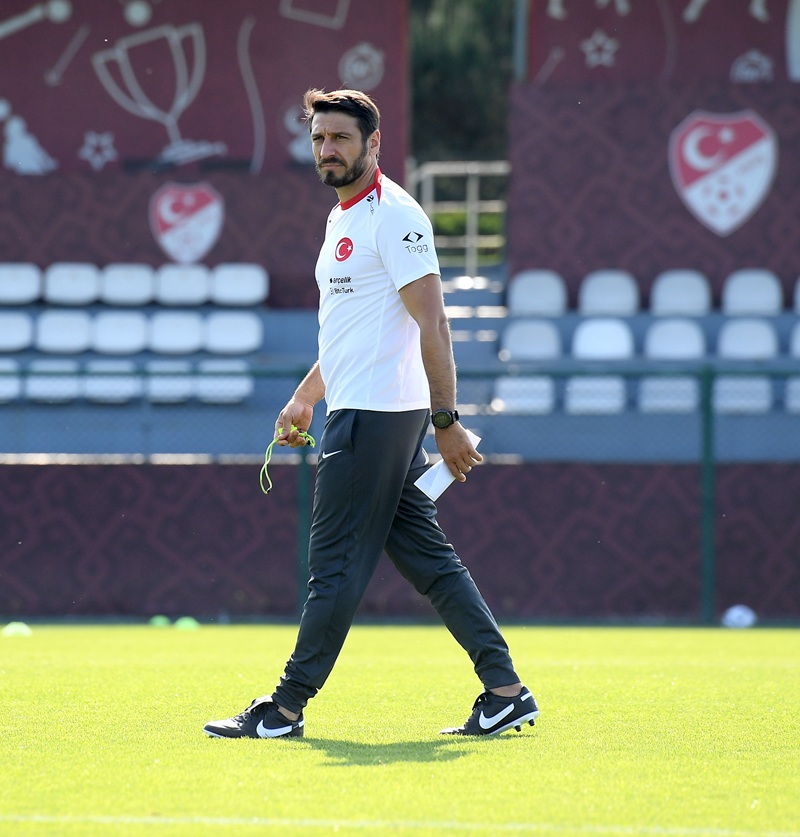 Ümit Milli Takım Teknik Direktörü Egemen Korkmaz hastaneye kaldırıldı!-4