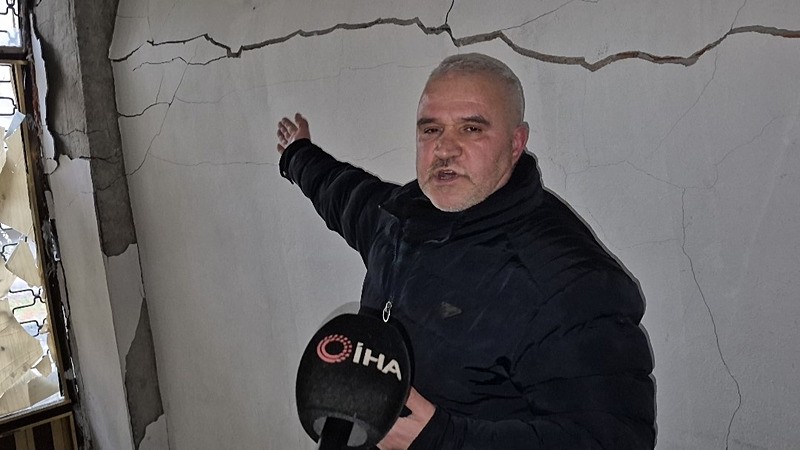 Sultangazi'de İBB'nin kontrolsüz yıkımı mahalleliyi isyan ettirdi: Kolonu kesilen bina çöktü, komşu bina zarar gördü-3