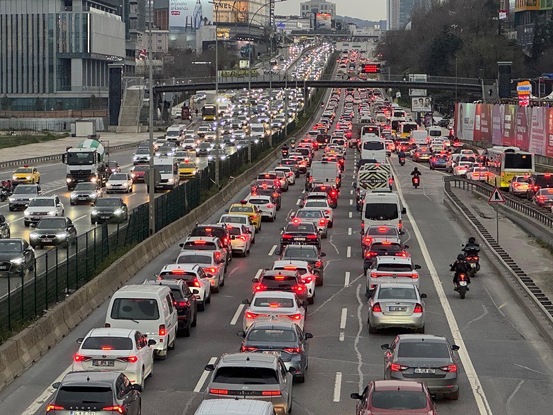 İstanbul kilitlendi: Kağıthane'den başlayan trafik Kavacık'a dayandı-2