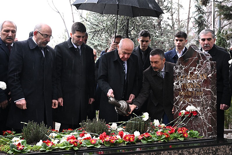 Bahçeli Türkeş'i Terörsüz Türkiye ile andı: Onun iç barış ülküsünün gerçeğe dönüşmesidir!-4
