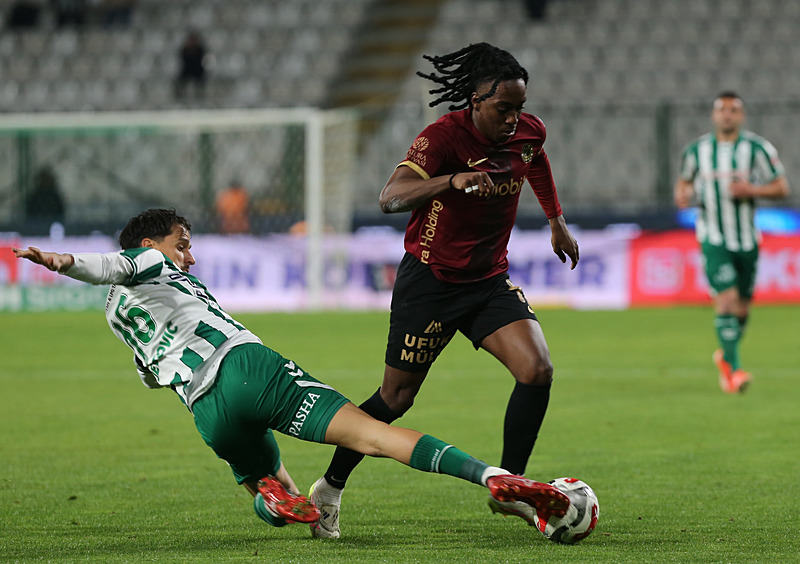 Beşiktaş Süper Lig'in sürpriz ismini istiyor! Transfer bombası Franco Tongya-2