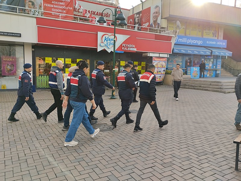 CHP'li Bolu Belediyesi'ne jandarma operasyonu: 3 isim adliyeye sevk edildi-3
