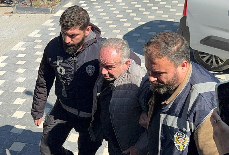 CHP'li Fuat Öndeş'ten magandalık: Germencik Belediyesi'ne ait iş yerine ateş etti-5