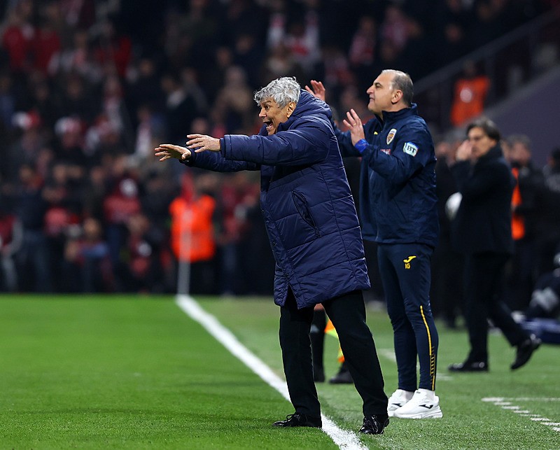 Son maçına Türkiye'de çıkmıştı: Mircea Lucescu hayatını kaybetti | Hakan Çalhanoğlu ile duygusal görüntüleri-2