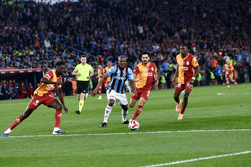 Galatasaray'ın Göztepe maçı ilk 11'i belli oldu-6