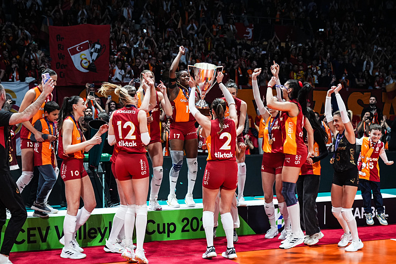 Galatasaray'dan spor tarihinde ilk! 3 kulvarda Avrupa şampiyonluğu-1